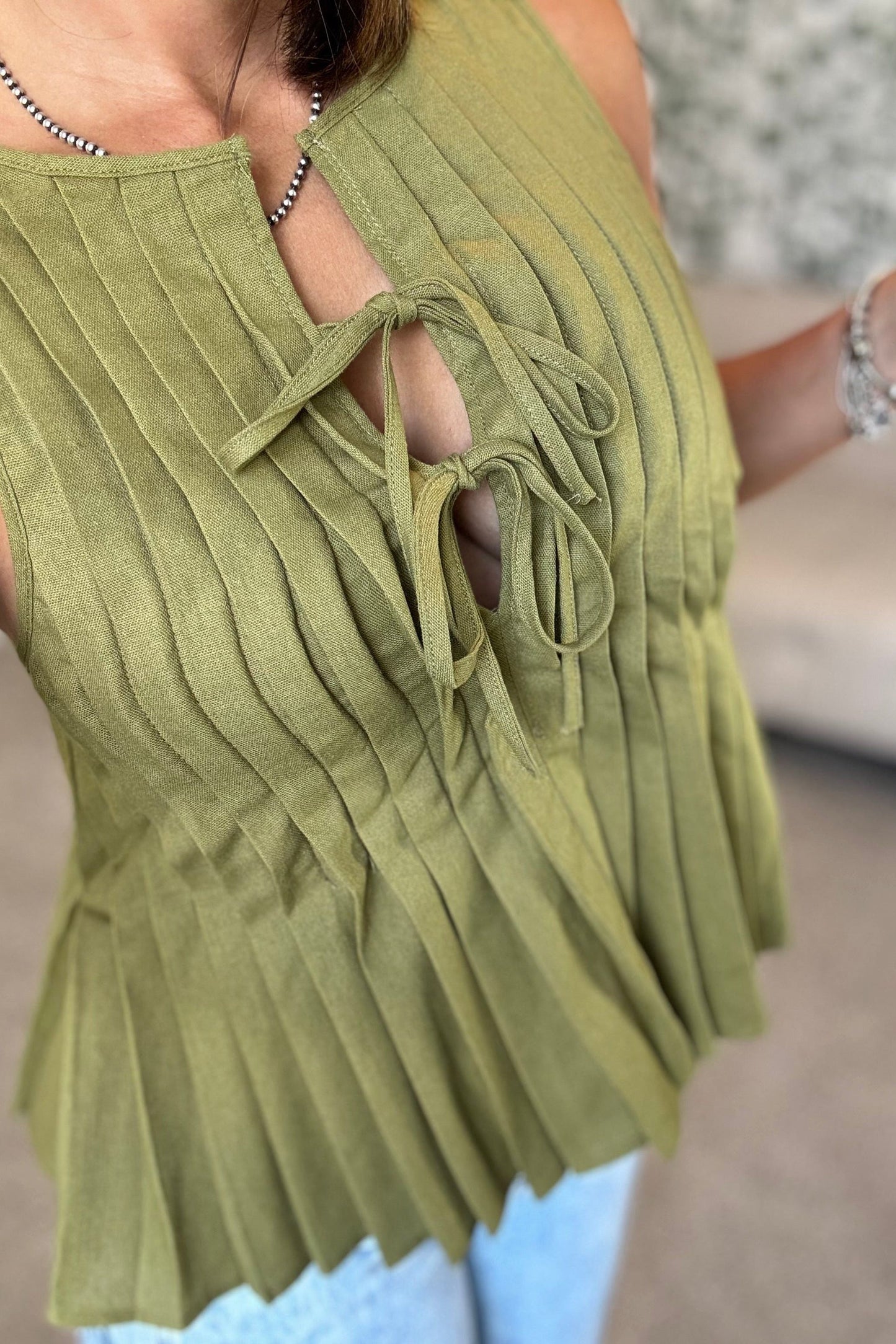 OLIVE PLEATED TOP