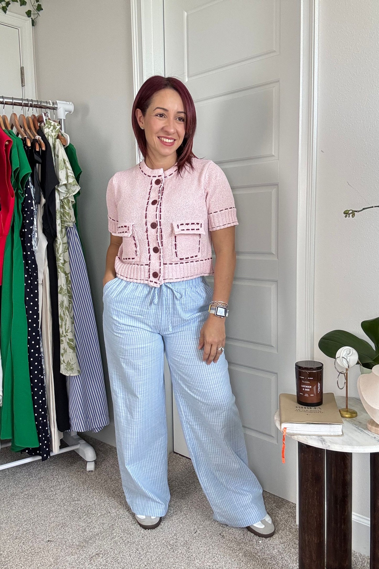 Contrasting stitched sweater top (pink and white)