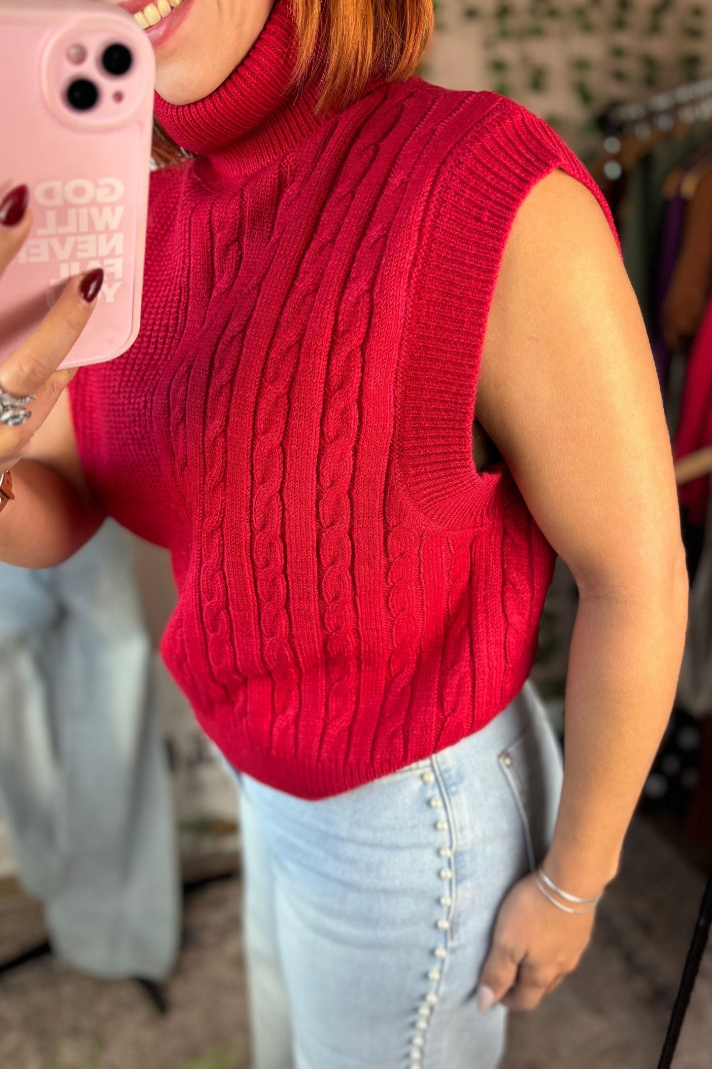 CHALECO DE PUNTO CON CUELLO ALTO ROJO