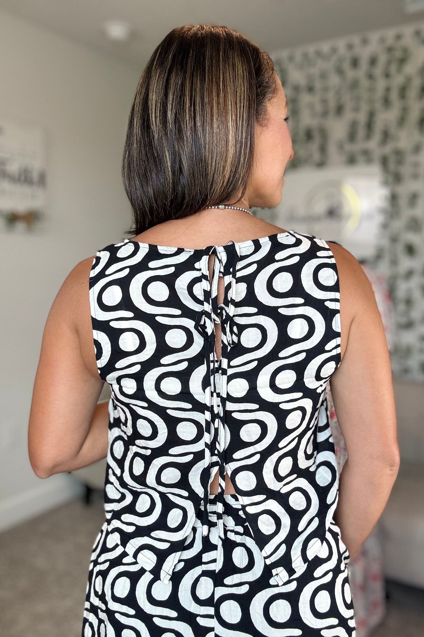 CONJUNTO DE TOP Y FALDA GEOMÉTRICOS