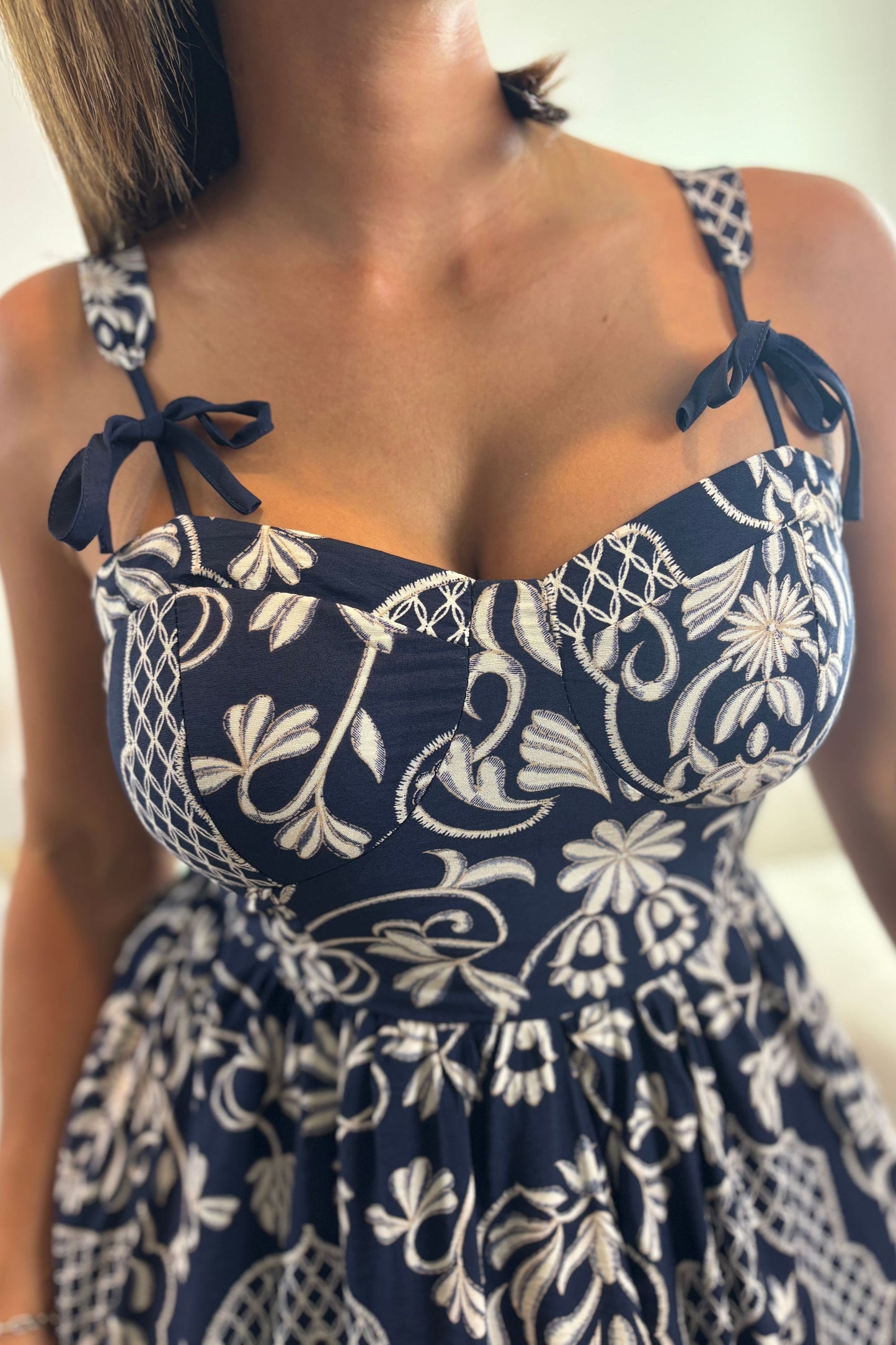 ROMANTIC NAVY BLUE MIDI DRESS