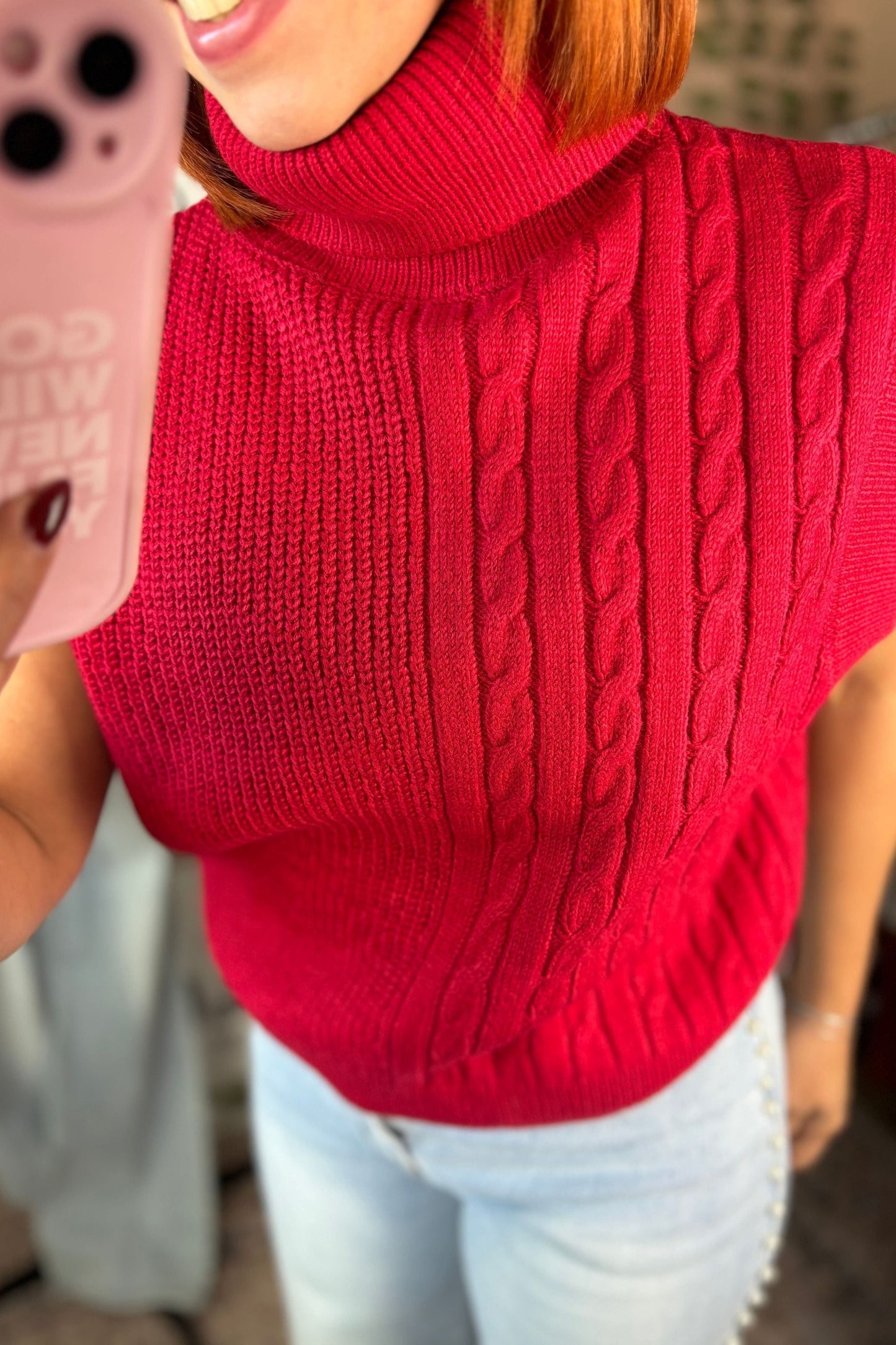 CHALECO DE PUNTO CON CUELLO ALTO ROJO