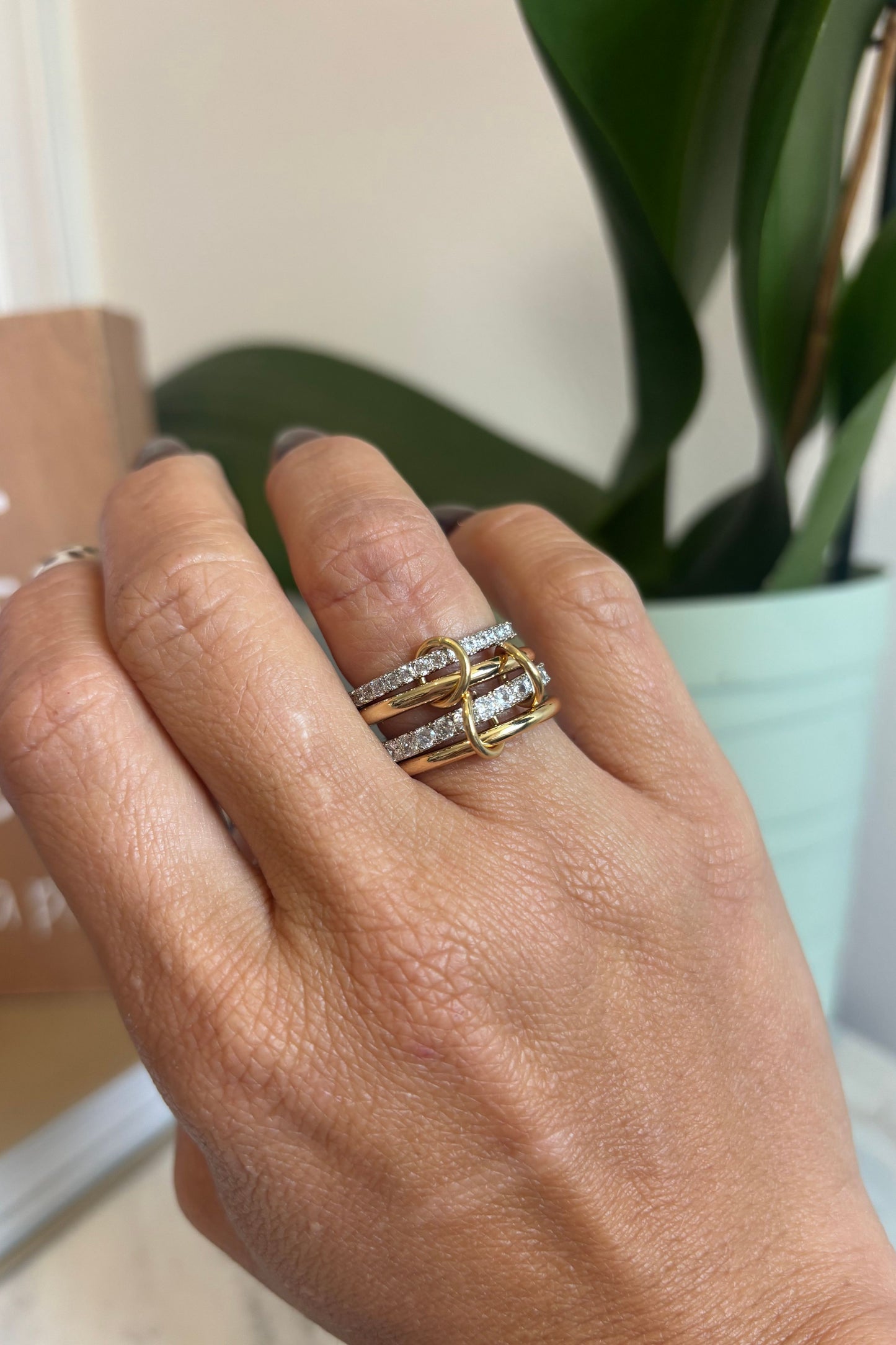 Linked band rings sizes 7