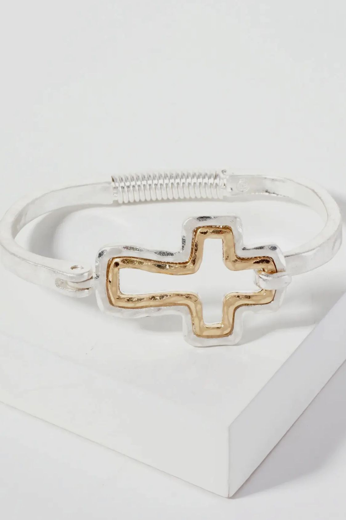 DUAL TONE HAMMERED HOOK HINGE CUFF BRACELET-3 SHAPPES