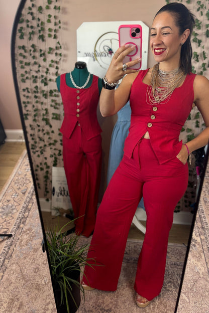 CONJUNTO DE CHALECO Y PANTALÓN ROJOS