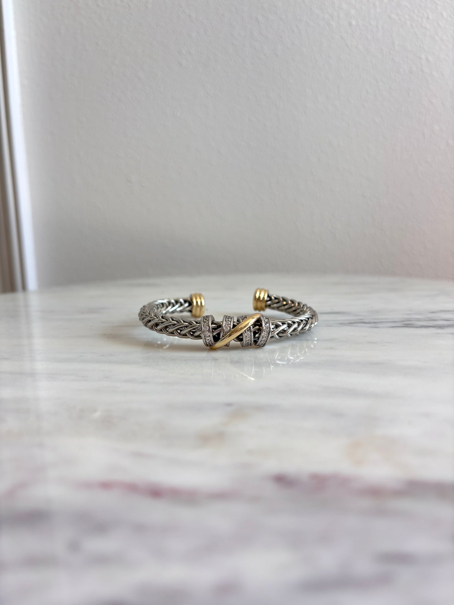 HEREDERA 7MM CROSS PAVE BAR BANGLE BRACELET – ELEGANT EVERYDAY ACCESSORY