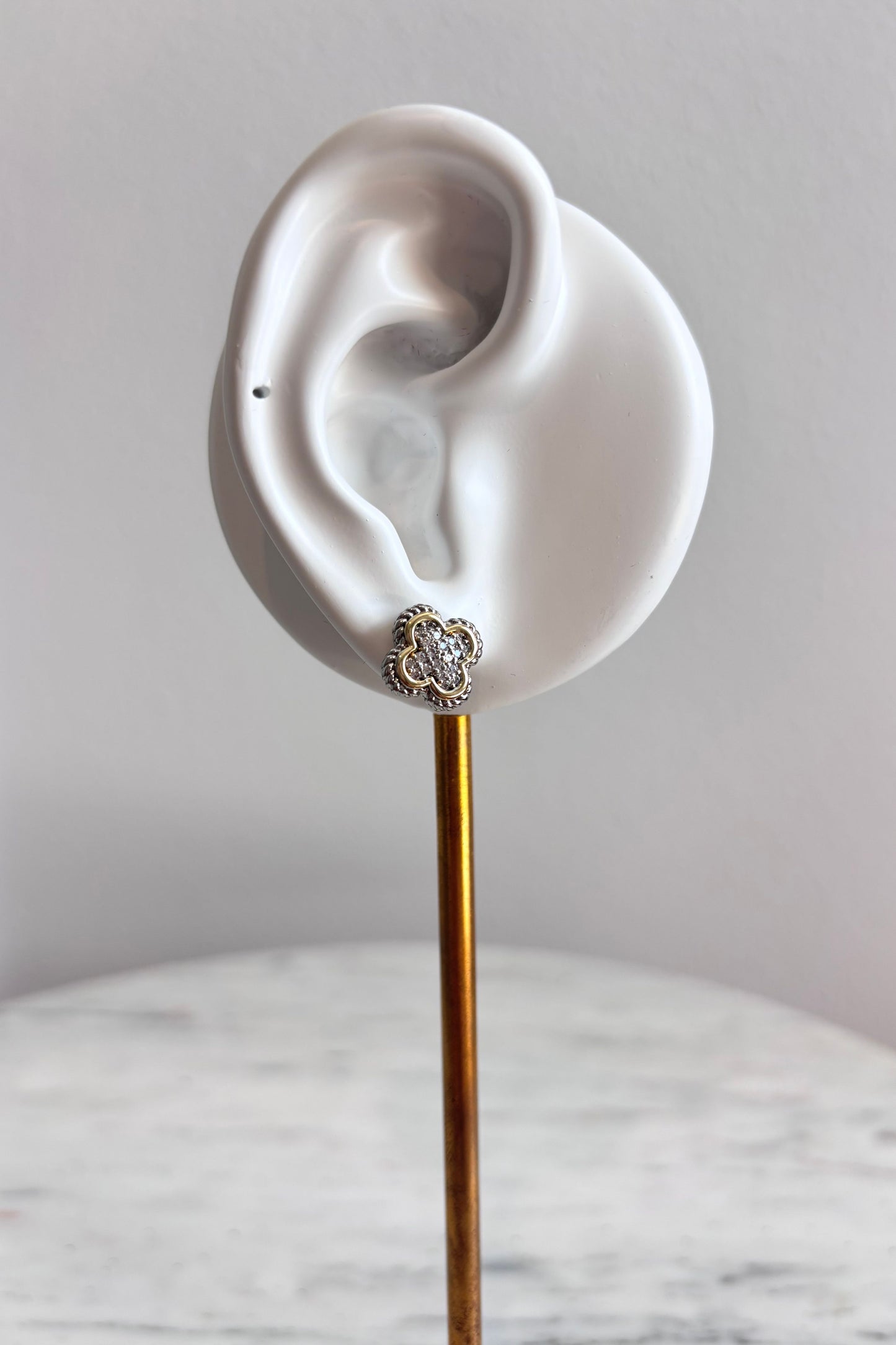 TWO-TONE CLOVER SHAPE DOUBLE MILGRAIN STUD POST EARRING – ELEGANT EVERYDAY EARRINGS