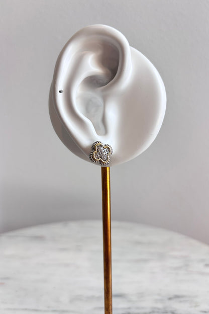 TWO-TONE CLOVER SHAPE DOUBLE MILGRAIN STUD POST EARRING – ELEGANT EVERYDAY EARRINGS