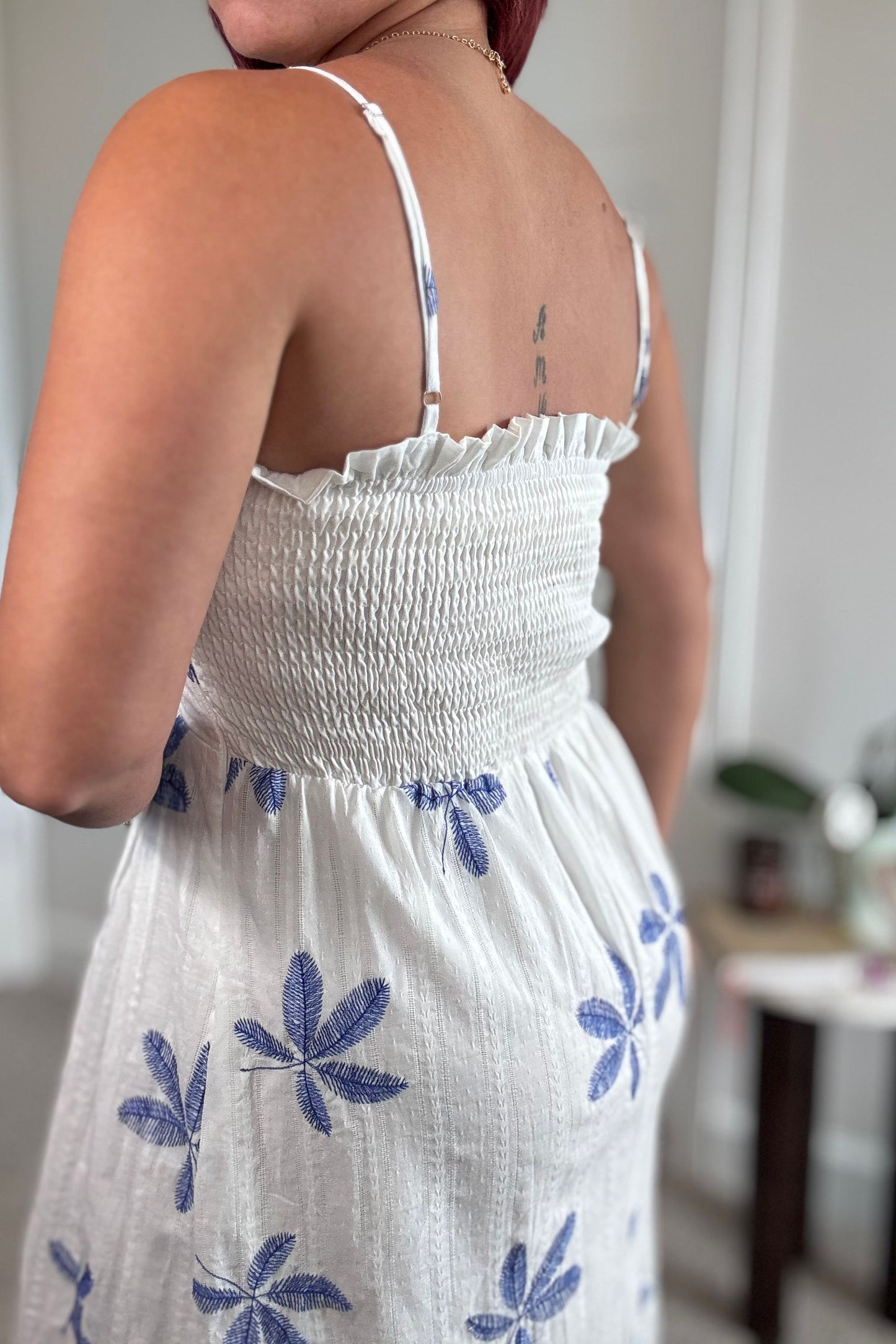 Spaghetti Strap leaf print pleated dress