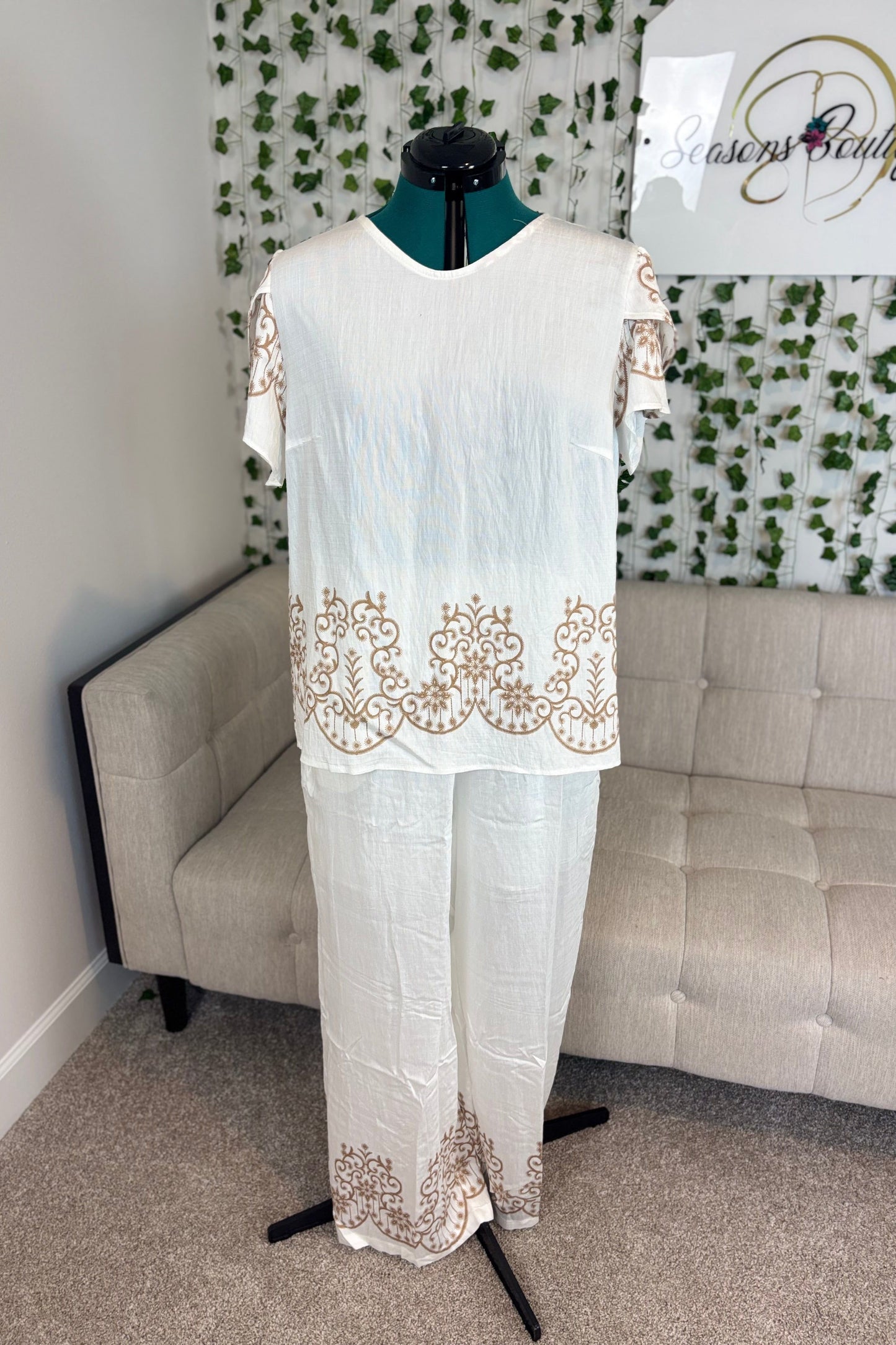 PLUS SIZES PRINTED CASUAL SET