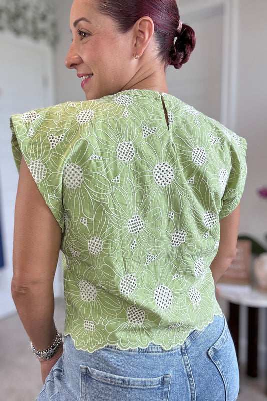 Scallop Hem Embroidery Top