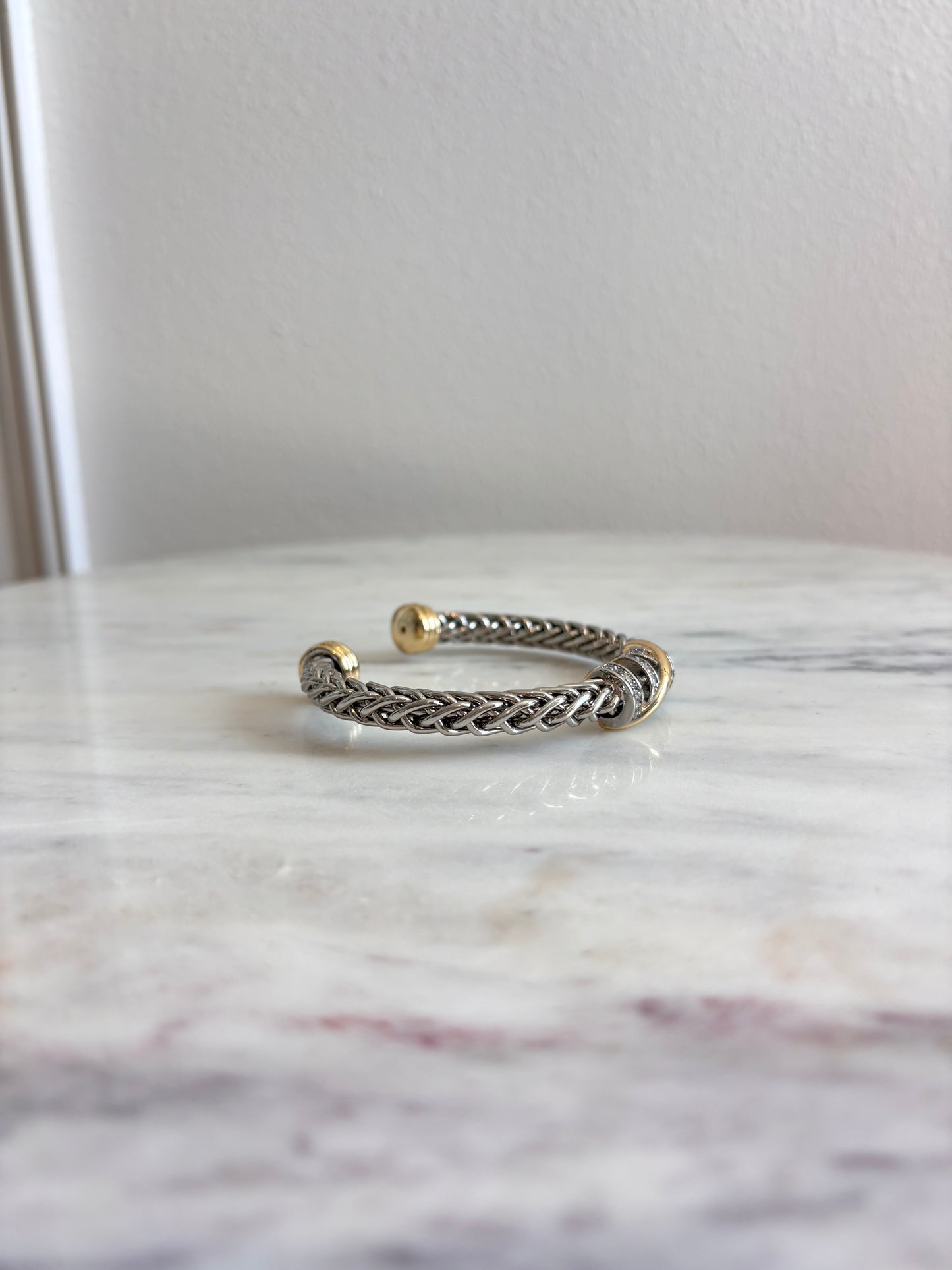 HEREDERA 7MM CROSS PAVE BAR BANGLE BRACELET – ELEGANT EVERYDAY ACCESSORY