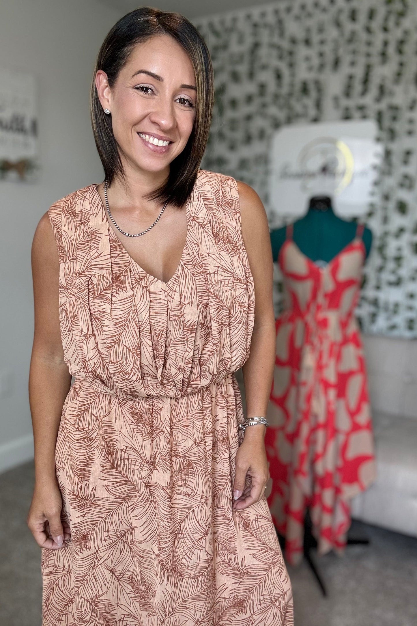 VESTIDO MÁXIMO CON ESTAMPADO DE HOJAS