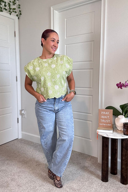 Scallop Hem Embroidery Top