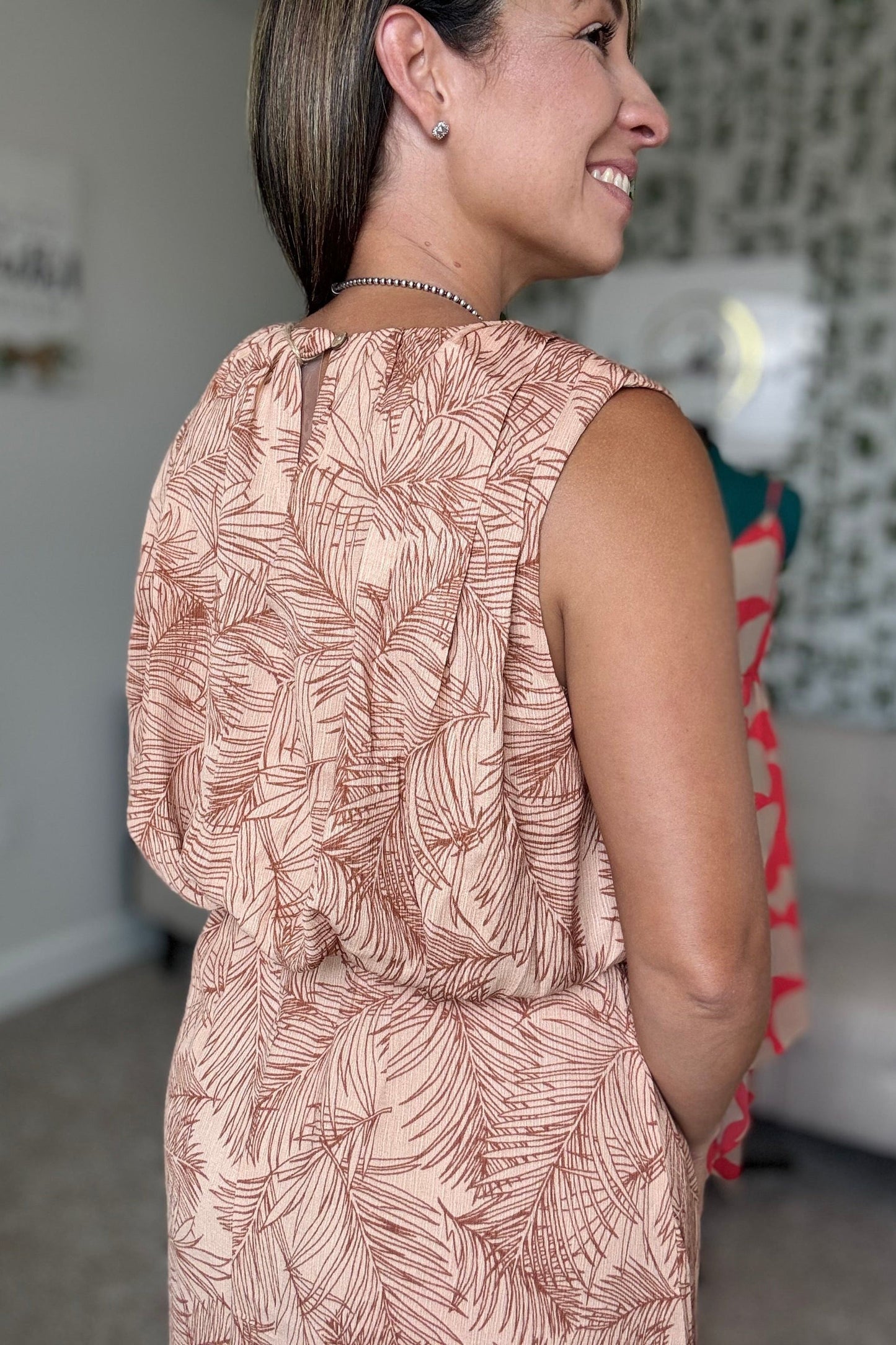 VESTIDO MÁXIMO CON ESTAMPADO DE HOJAS