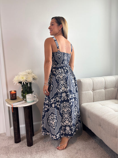 ROMANTIC NAVY BLUE MIDI DRESS