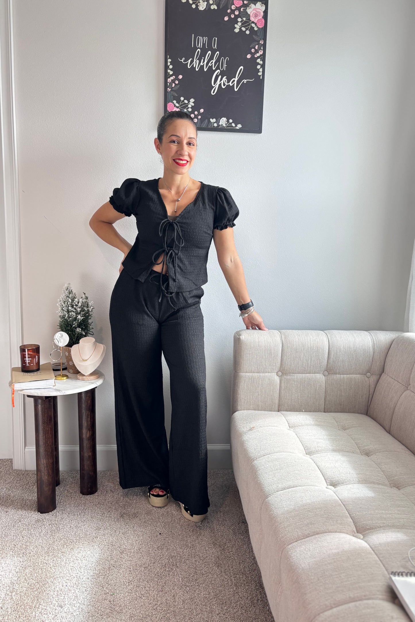 REFINED EASE KNIT SET-BLACK AND RED COLORS