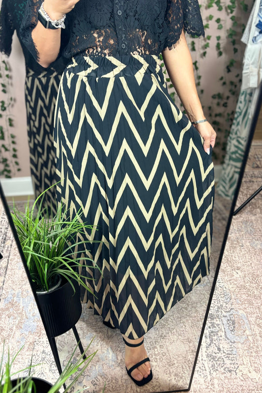 BLACK AND NUDE STRIPES SKIRT