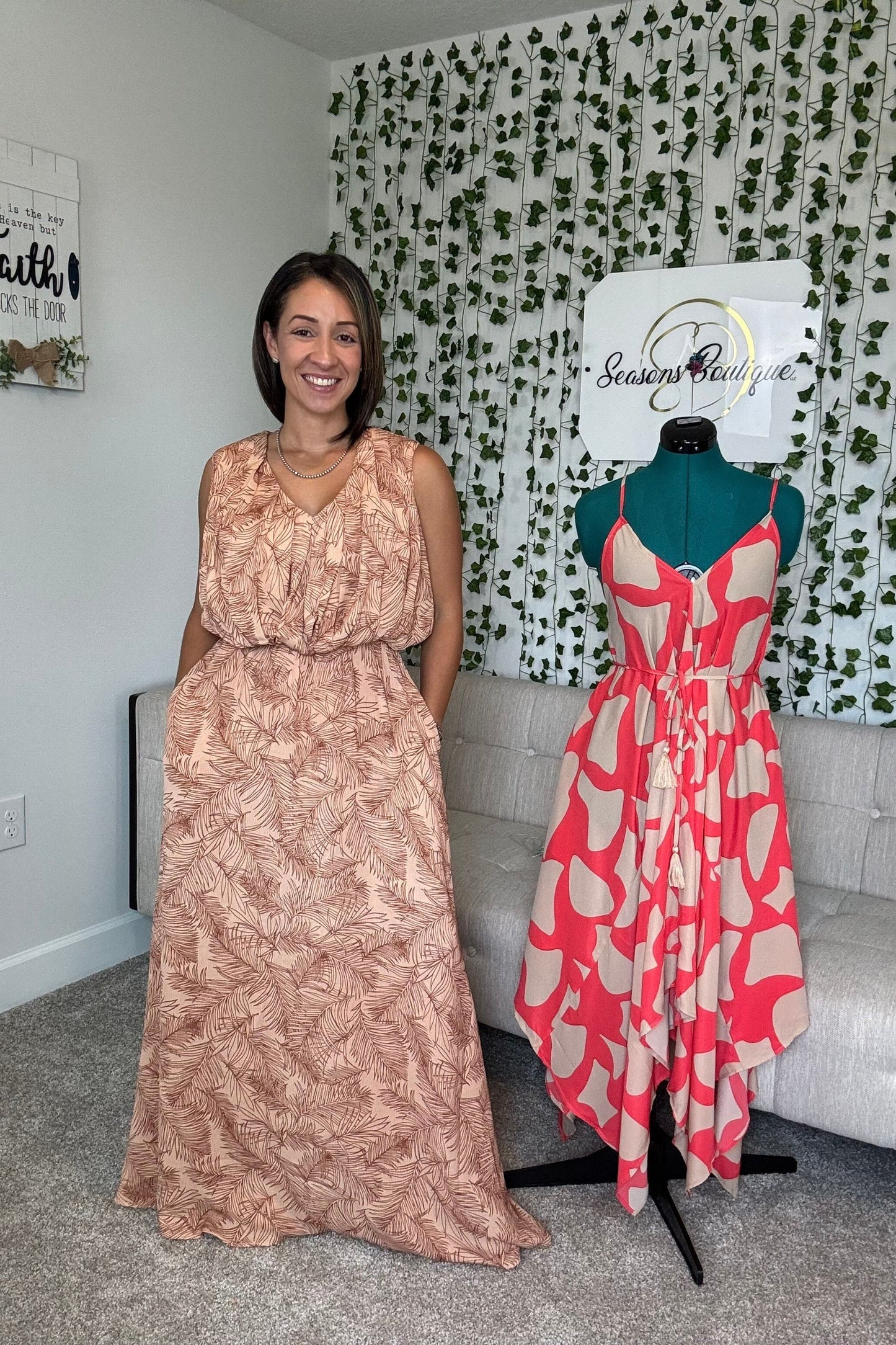 VESTIDO MÁXIMO CON ESTAMPADO DE HOJAS
