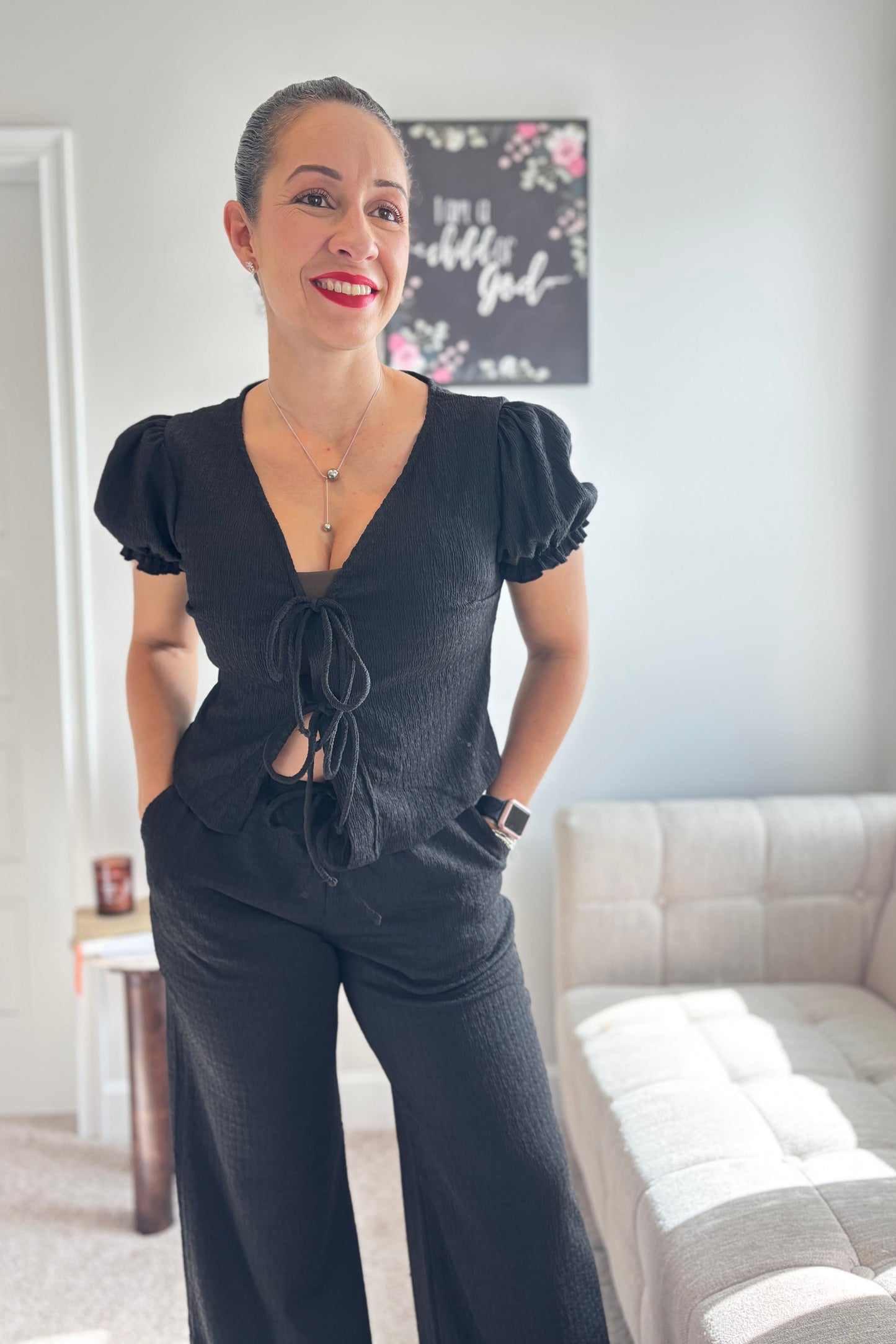 REFINED EASE KNIT SET-BLACK AND RED COLORS