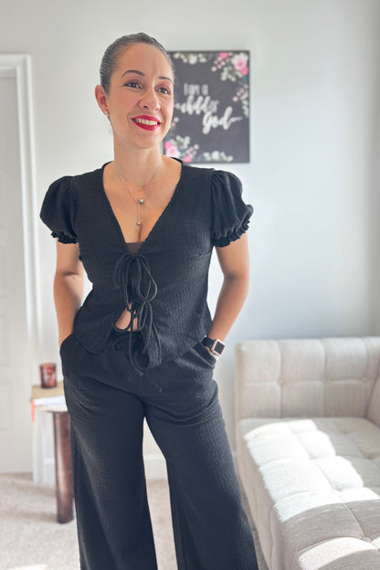 REFINED EASE KNIT SET-BLACK AND RED COLORS